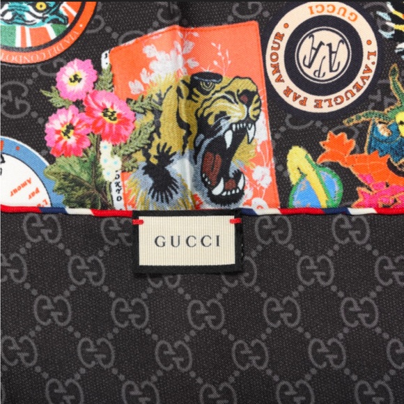 100% Gucci Silk Monogram Courrier Print Scarf - Picture 2 of 13